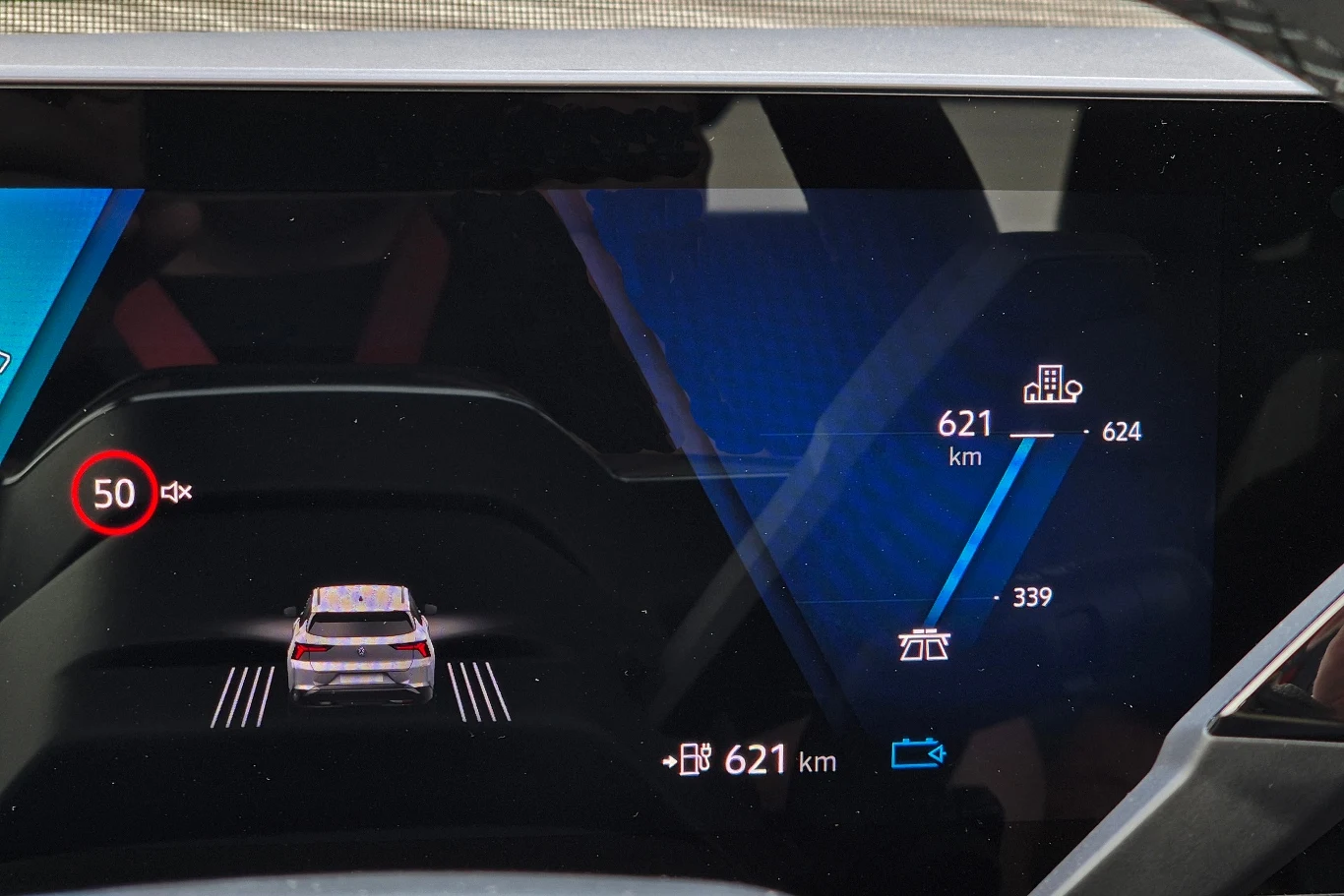 Górna wartość zasięgu to wariant optymistyczny, a dolna "autostradowy"