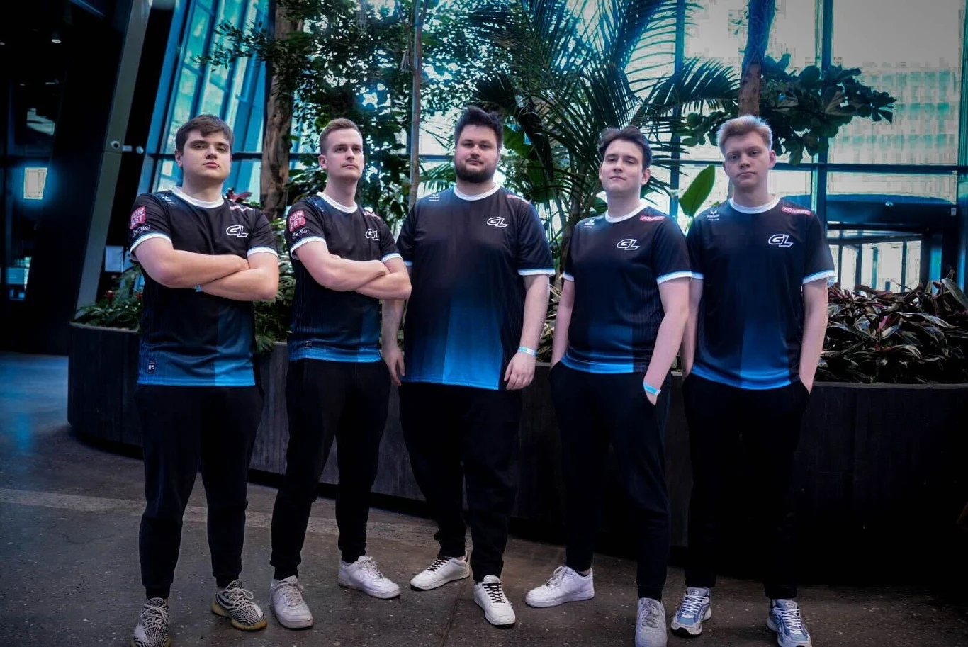 GamerLegion w składzie z Januszem "Snaxem" Pogorzelskim GamerLegion w składzie z Januszem "Snaxem" Pogorzelskim