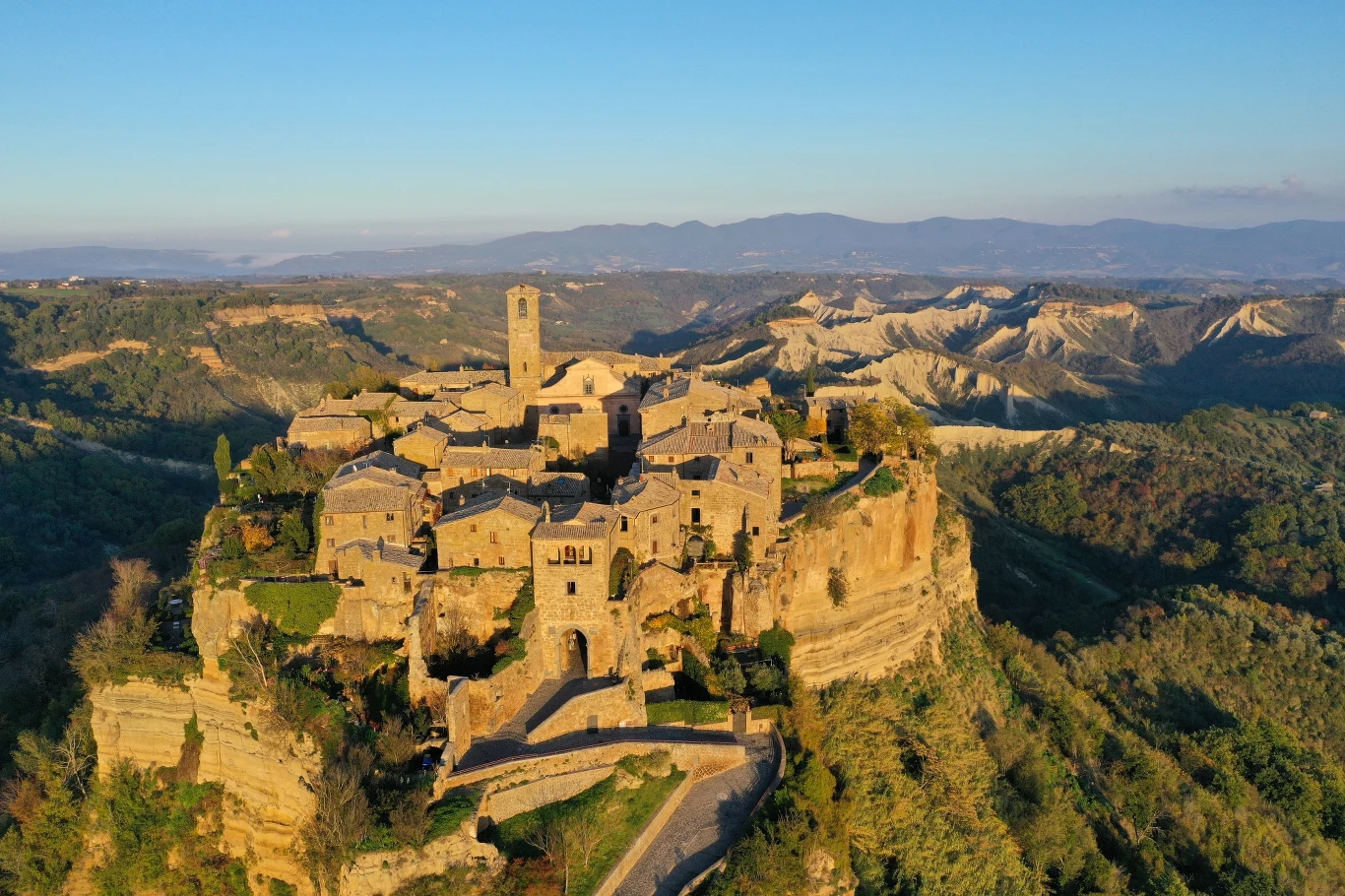Civita di Bagnoregio to miasteczko, które niedługo może przestać istnieć 