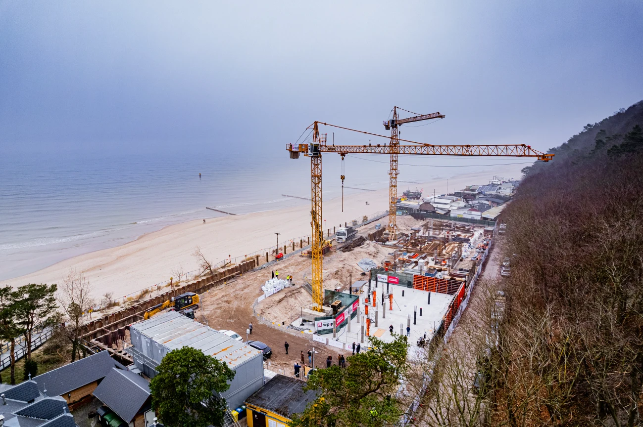 Obiekt powstaje nad samym morzem. Prace już ruszyły. Źródło: Facebook @WPIP Construction - Generalny Wykonawca Obiekt powstaje nad samym morzem. Prace już ruszyły. Źródło: Facebook @WPIP Construction - Generalny Wykonawca