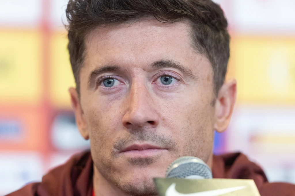 Robert Lewandowski na konferencji reprezentacji Polski przed meczem z Estonią Robert Lewandowski na konferencji reprezentacji Polski przed meczem z Estonią