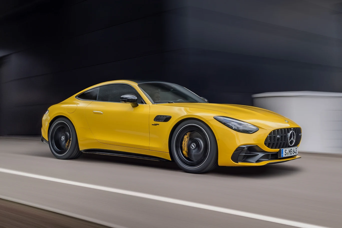 Mercedes-AMG GT 43 rozszerza ofertę flagowego sportowca