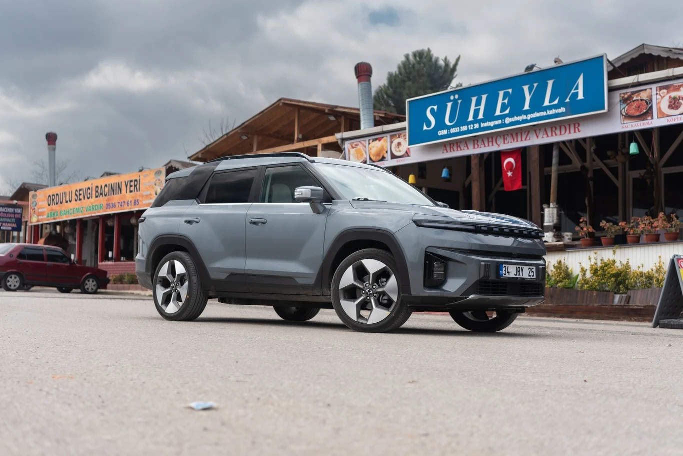 Ssangyong Torres EVX to ciekawa propozycja dla osób poszukujących dużego elektrycznego SUV-a z przyzwoitym zasięgiem. Ssangyong Torres EVX to ciekawa propozycja dla osób poszukujących dużego elektrycznego SUV-a z przyzwoitym zasięgiem.
