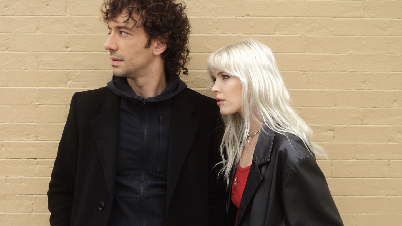 Albert Hammond Jr. (The Strokes) zagrał na gitarze na "Spotify Singles" Darii Zawiałow Albert Hammond Jr. (The Strokes) zagrał na gitarze na "Spotify Singles" Darii Zawiałow