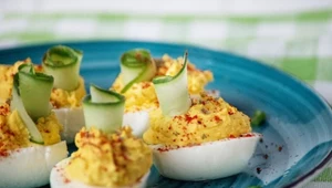 Jajka faszerowane z awokado, kurczakiem, makrelą. Poznaj 10 sprawdzonych przepisów