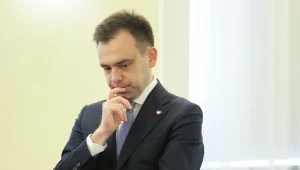 Minister finansów Andrzej Domański nie może być zadowolony z niedawnego wzrostu rentowności polskich obligacji długoterminowych