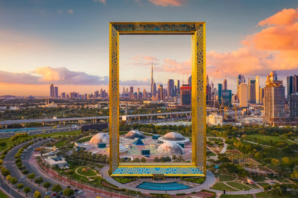 Dubai Frame oferuje panoramiczne widoki na całe miasto