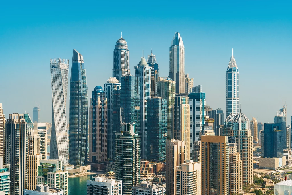 Dubaj to imponujące i nowoczesne miasto pełne atrakcji dla turystów