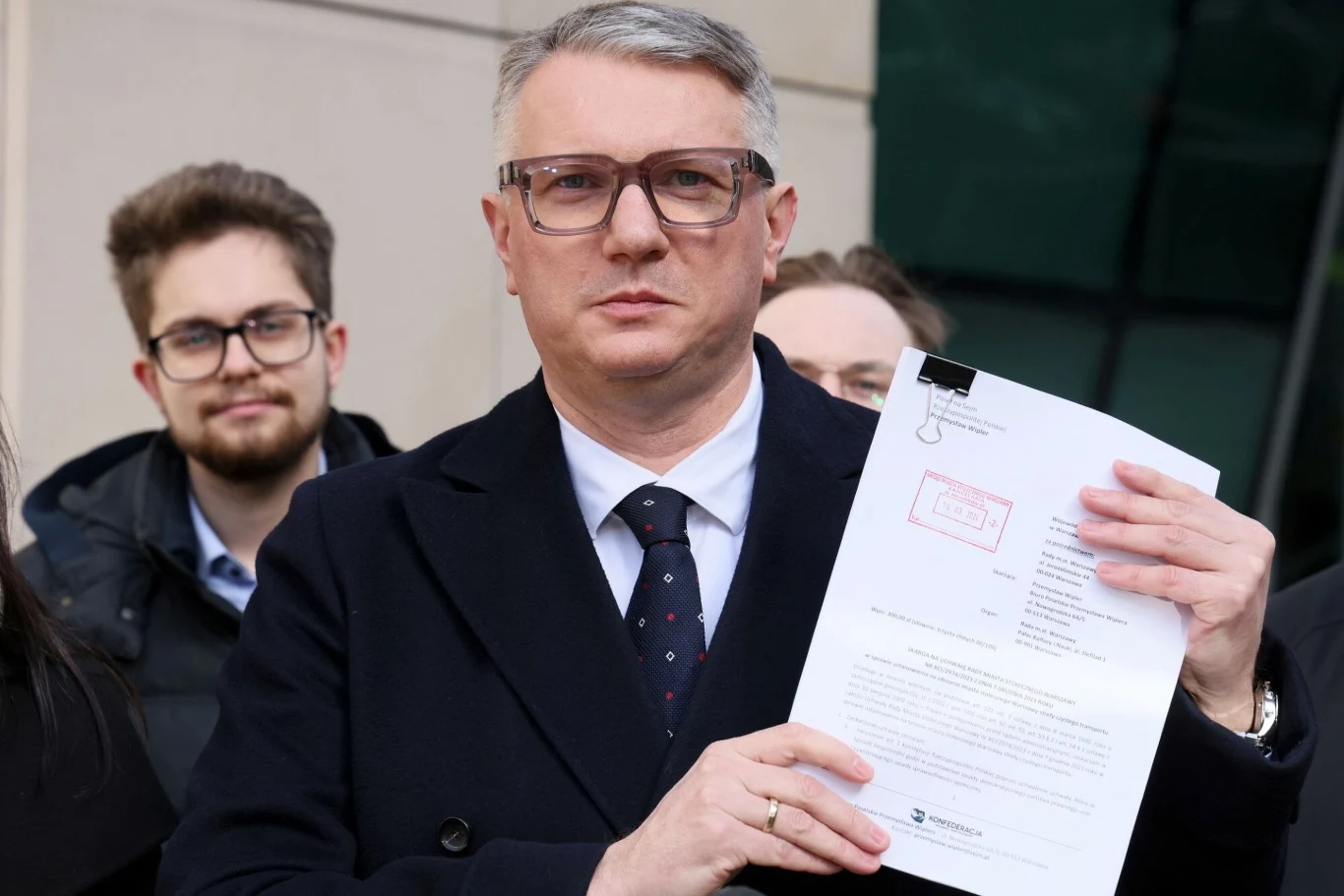 Przemysław Wipler zaskarżył i wystąpił o uchylenie uchwały Rady Warszawy o stołecznej SCT. Przemysław Wipler zaskarżył i wystąpił o uchylenie uchwały Rady Warszawy o stołecznej SCT.