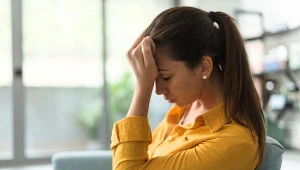 Tak objawia się przesilenie wiosenne. Zmianę pogody odczuwa całe ciało