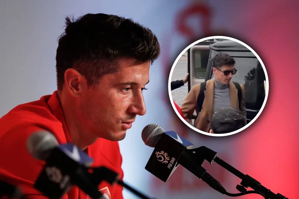 Robert Lewandowski przyjechał na zgrupowanie autem za milion złotych/ADRIAN DENNIS