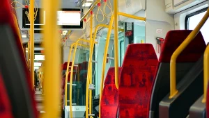 Leżenie będzie zabronione. Nowe zakazy w komunikacji w Warszawie