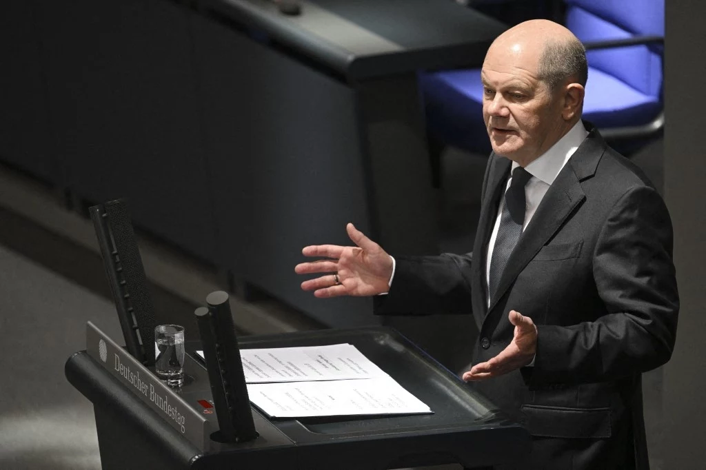 Kanclerz Niemiec Olaf Scholz gra na "zamrożenie" wojny w Ukrainie. Celem są zyski w wewnętrznych wyborach Kanclerz Niemiec Olaf Scholz gra na "zamrożenie" wojny w Ukrainie. Celem są zyski w wewnętrznych wyborach
