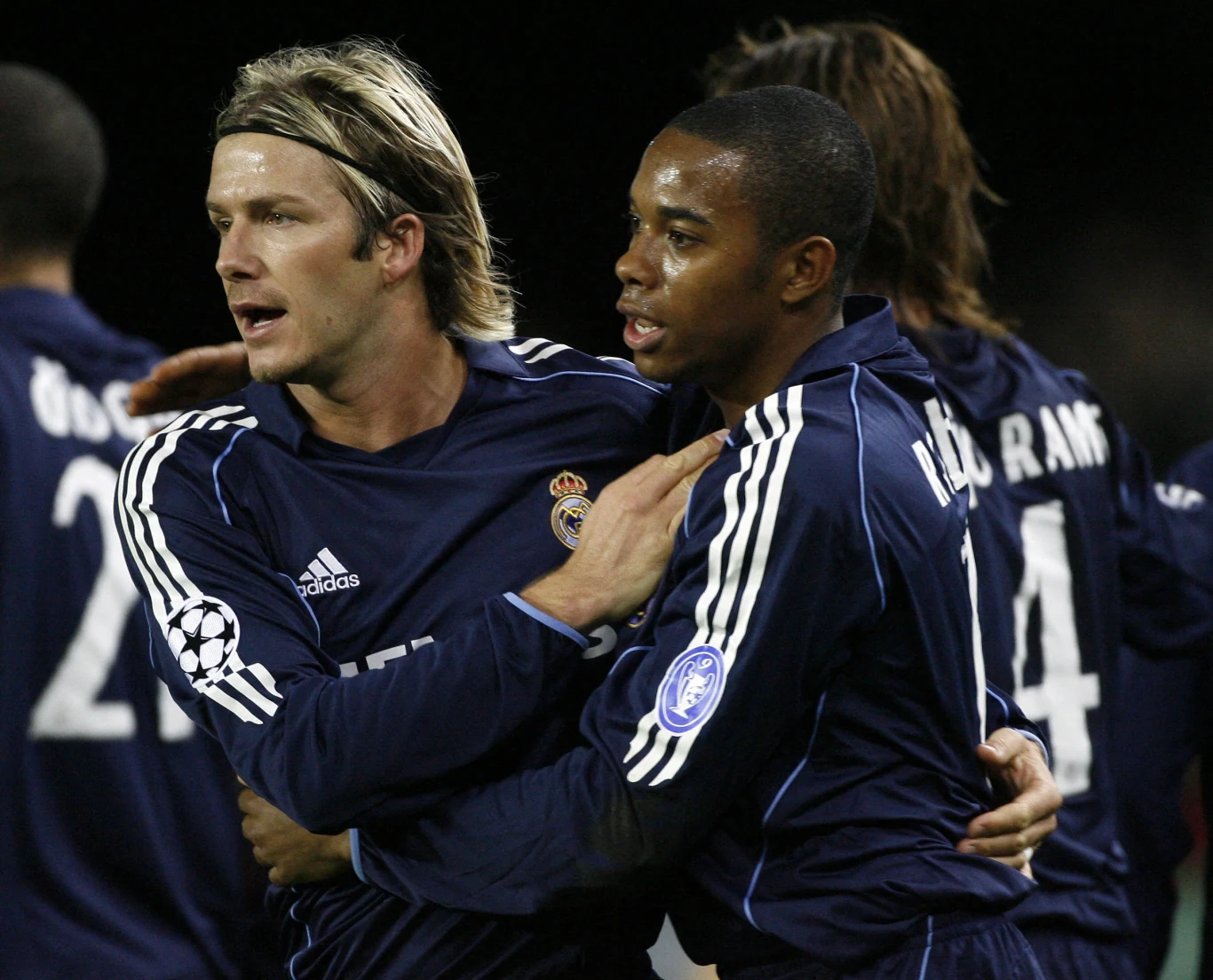 Robinho (z prawej) w czasach gry w Realu Madryt Robinho (z prawej) w czasach gry w Realu Madryt