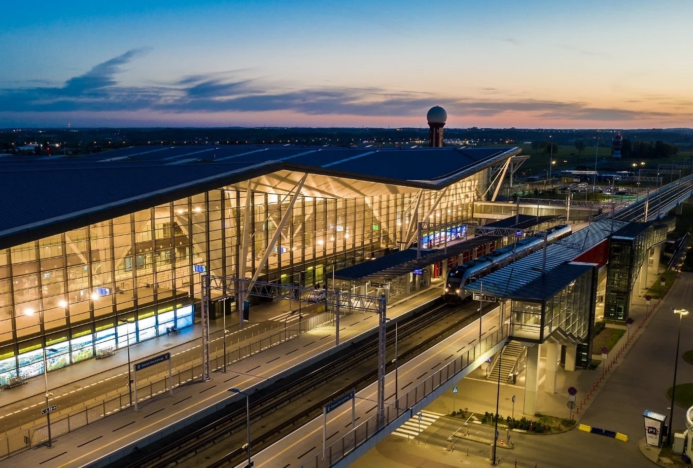 Nowy terminal i stacja kolejowa Gdańsk Port Lotniczy