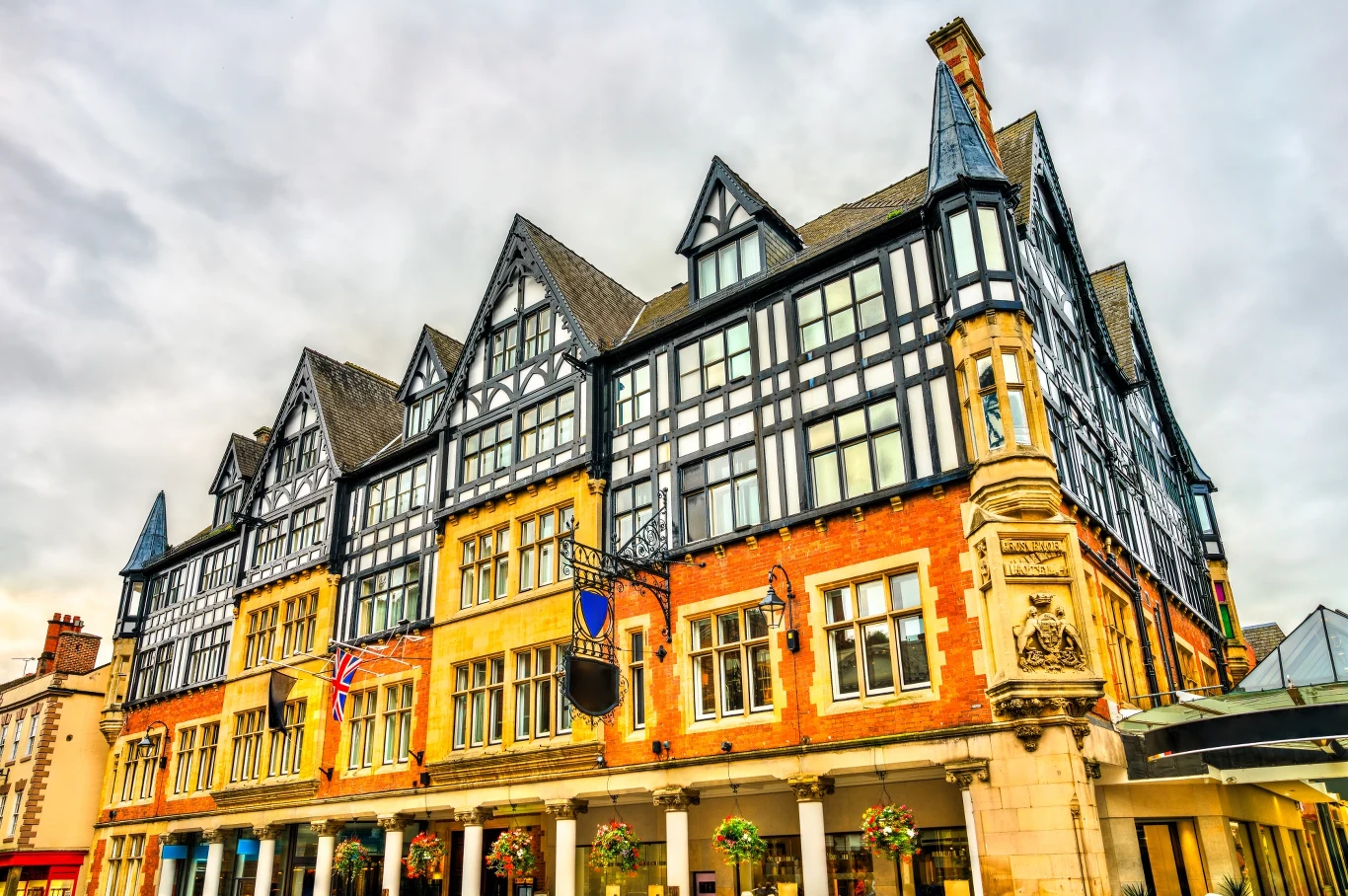 Miasto Chester wyróżnia się charakterystyczną architekturą Miasto Chester wyróżnia się charakterystyczną architekturą