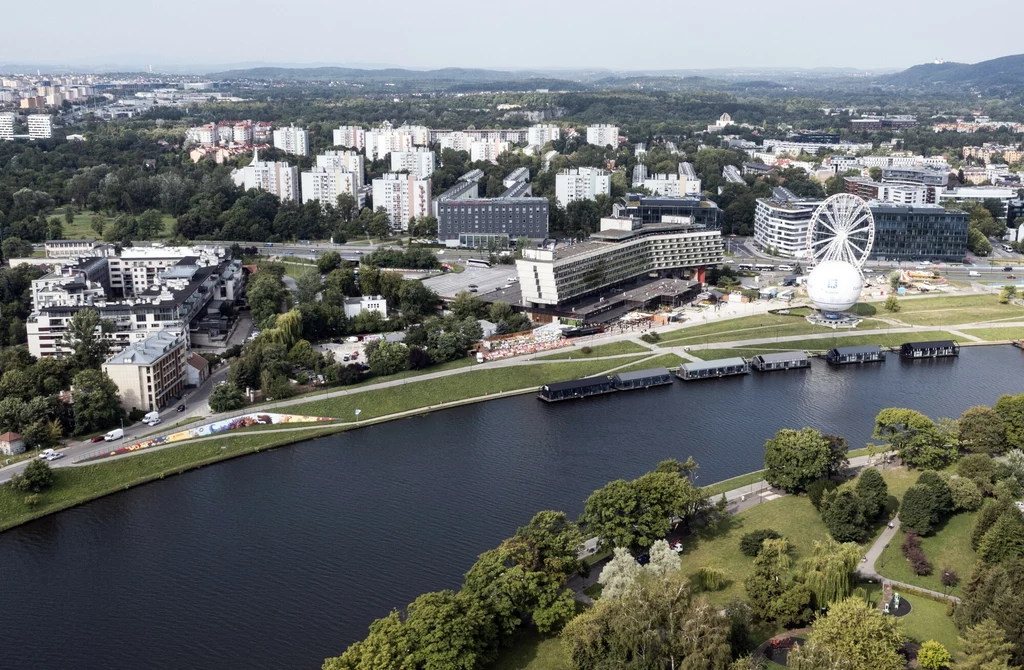 Restaurację na dachu dawnego hotelu Forum zamknięto 22 lata temu