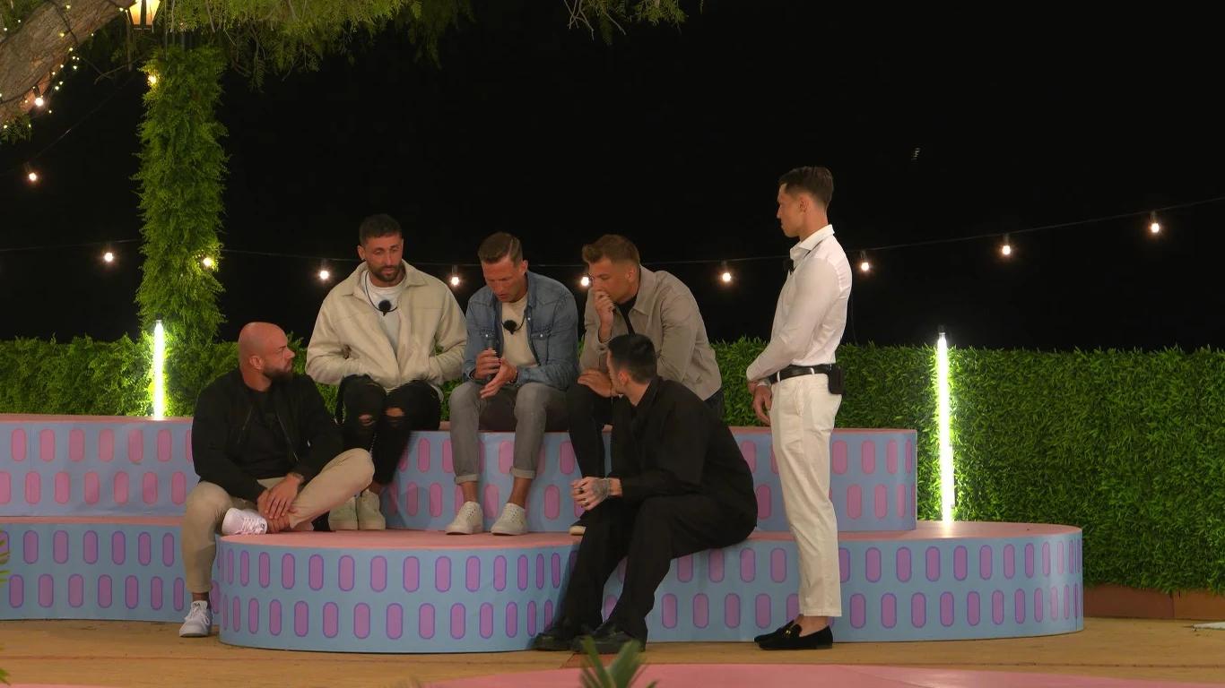 Love Island 9 - Piotr, Dan, Rafał, Adrian, Mateusz, Jarek Love Island 9 - Piotr, Dan, Rafał, Adrian, Mateusz, Jarek