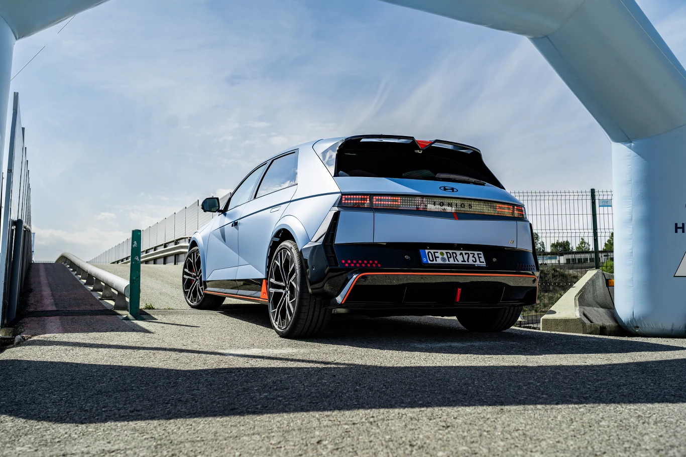 Hyundai Ioniq 5 N robi na żywo świetne wrażenie. Żaden "elektryk" nie wygląda tak zadziornie