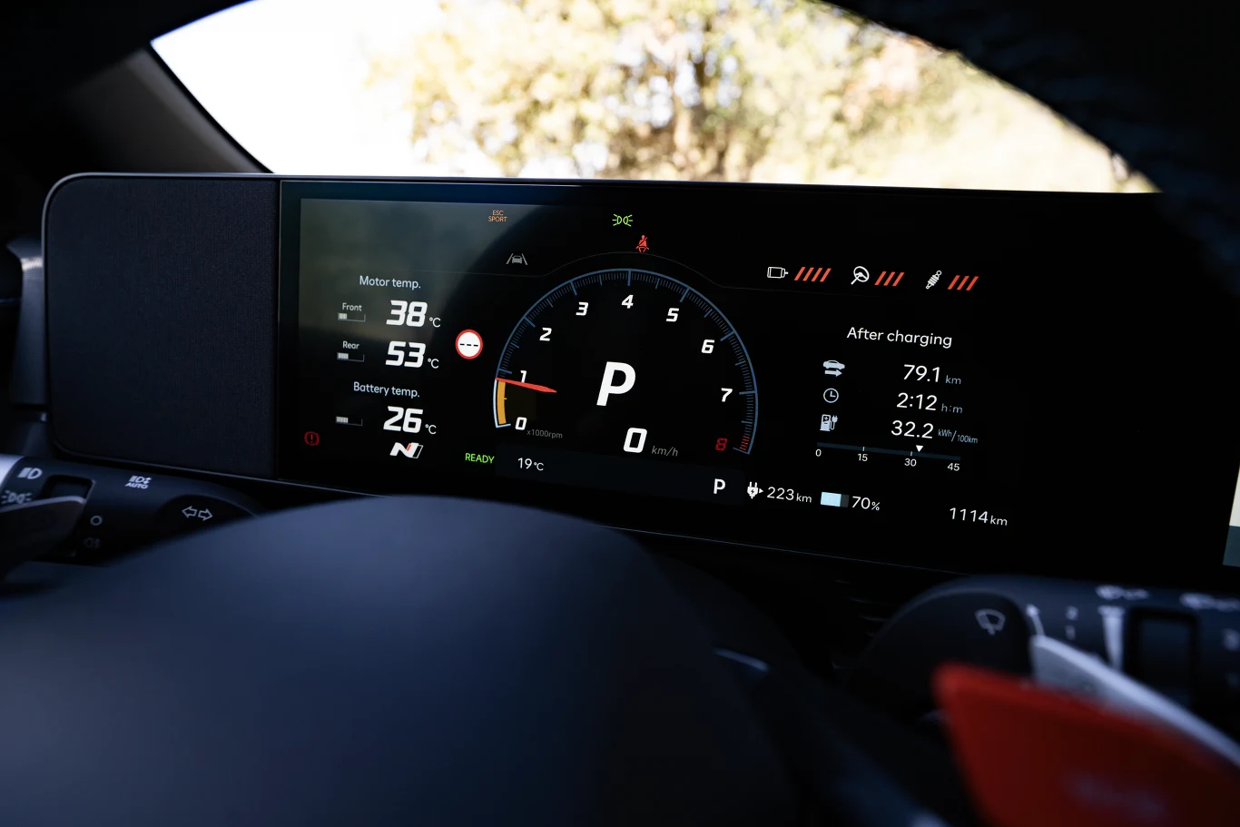 Wskazówka "wspina się" do 8 tys. obrotów w błyskawicznym tempie