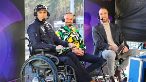 Tomasz Gollob w studio. Obok Piotr Protasiewicz i Mateusz Kędzierski.