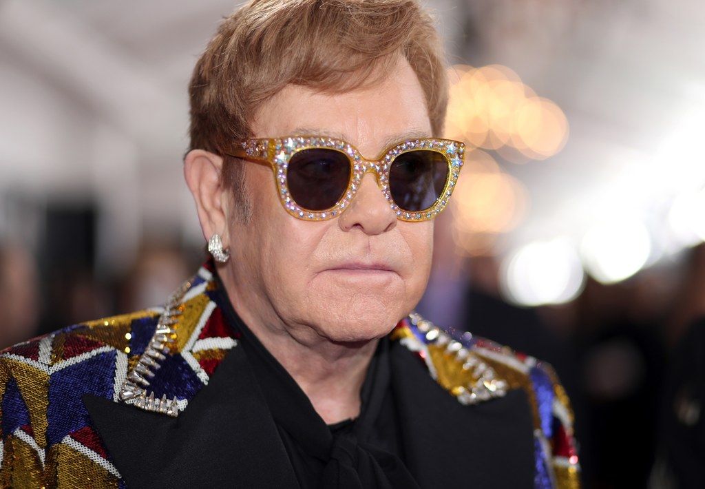 Elton John jest dziś jedną z największych gwiazd na świecie. Rodzice przekonywali go, aby został bankierem