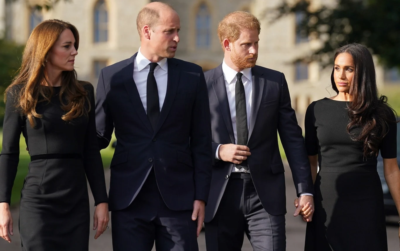 Kate Middleton, książe William razem z księciem Harrym i Meghan Markle Kate Middleton, książe William razem z księciem Harrym i Meghan Markle