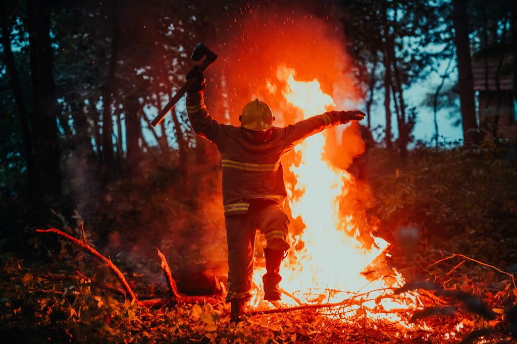 Nowy raport naukowców ostrzega przed nadciągającymi katastrofami klimatycznymi. W opracowaniu padło też ostrzeżenie przed "kluczowym" momentem