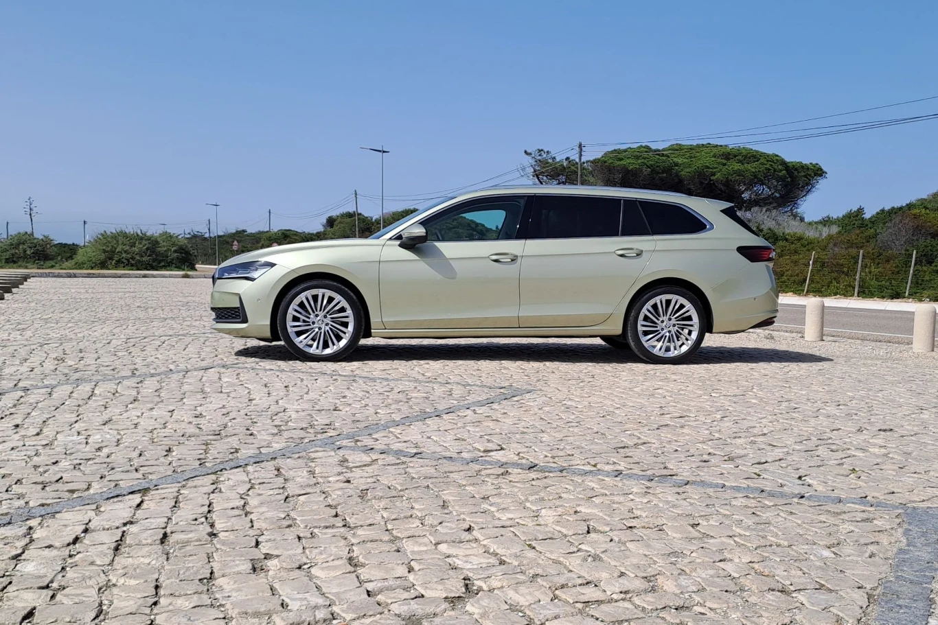 Skoda chwali się, że współczynnik oporu powietrza w nowym Superbie Combi wynosi 0,25.
