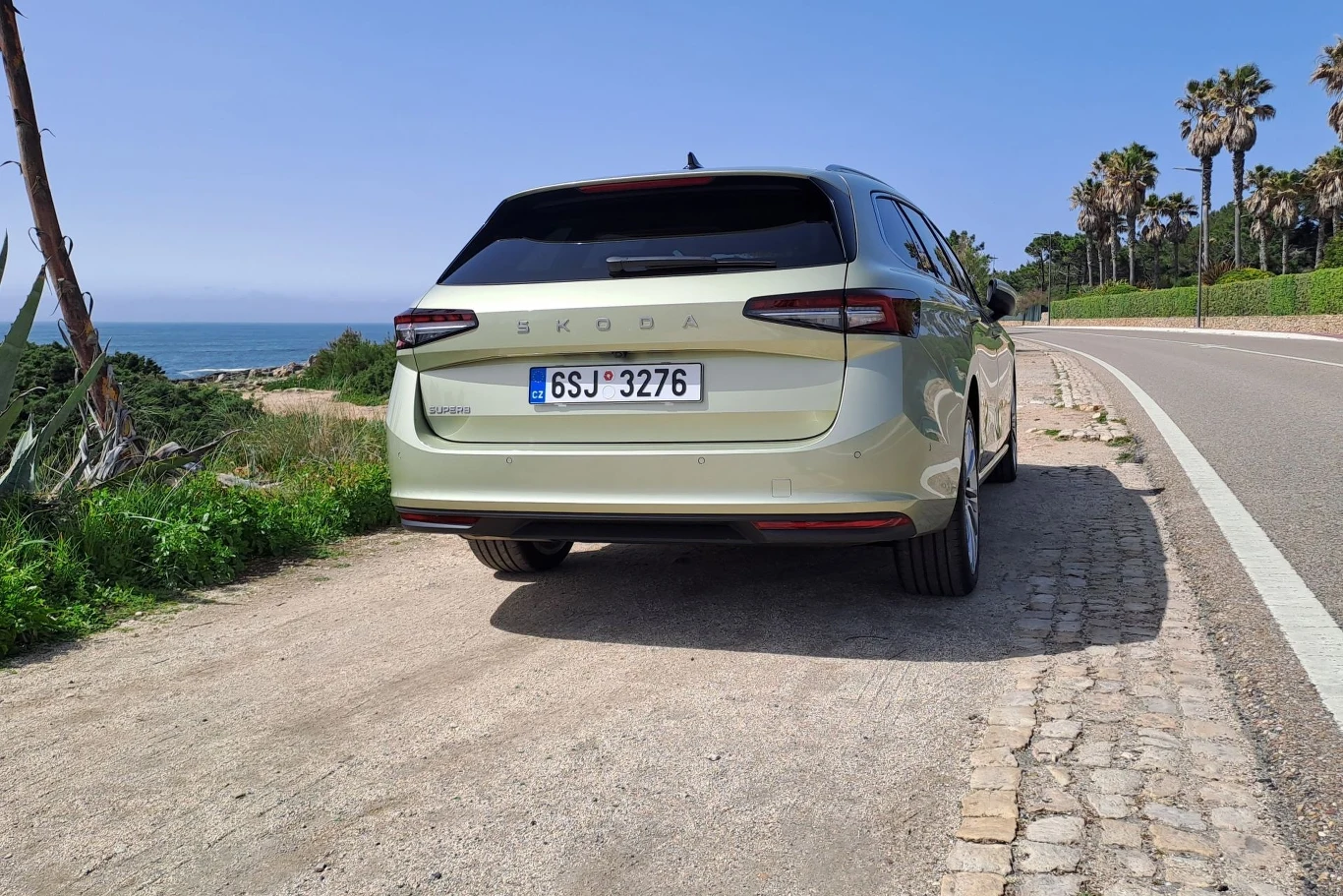 W odmianie kombi nowa Skoda Superb oferuje 690 litrów przestrzeni bagażowej.