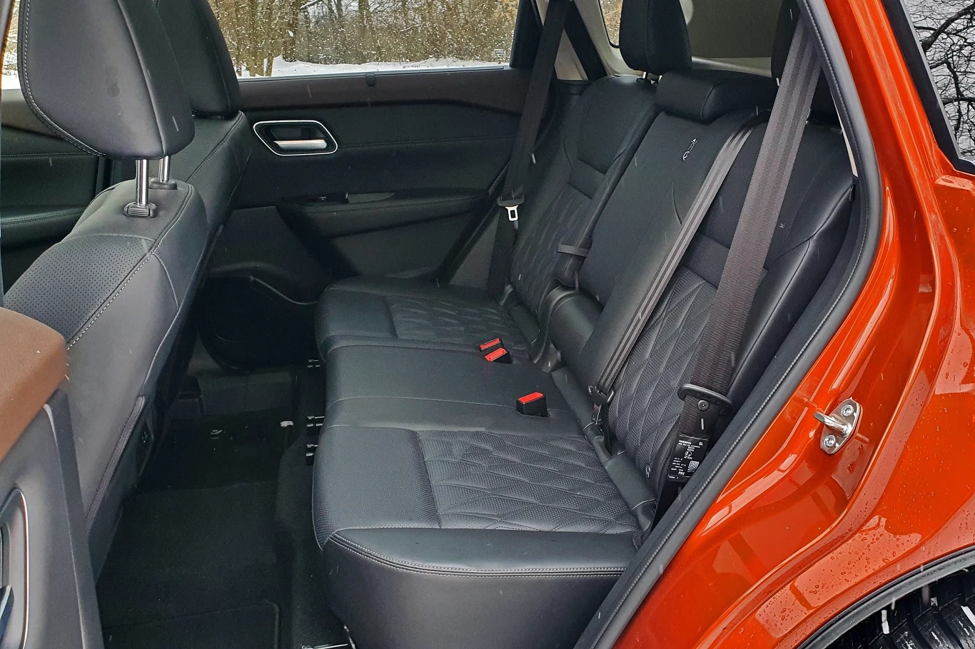 X-Trail oferuje sporo miejsca na tylnej kanapie X-Trail oferuje sporo miejsca na tylnej kanapie