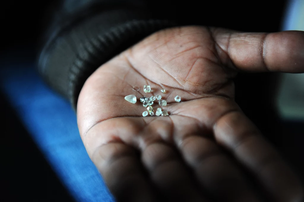 Diamenty to nie tylko piękna biżuteria, ale i nowe możliwości w diagnostyce raka Diamenty to nie tylko piękna biżuteria, ale i nowe możliwości w diagnostyce raka