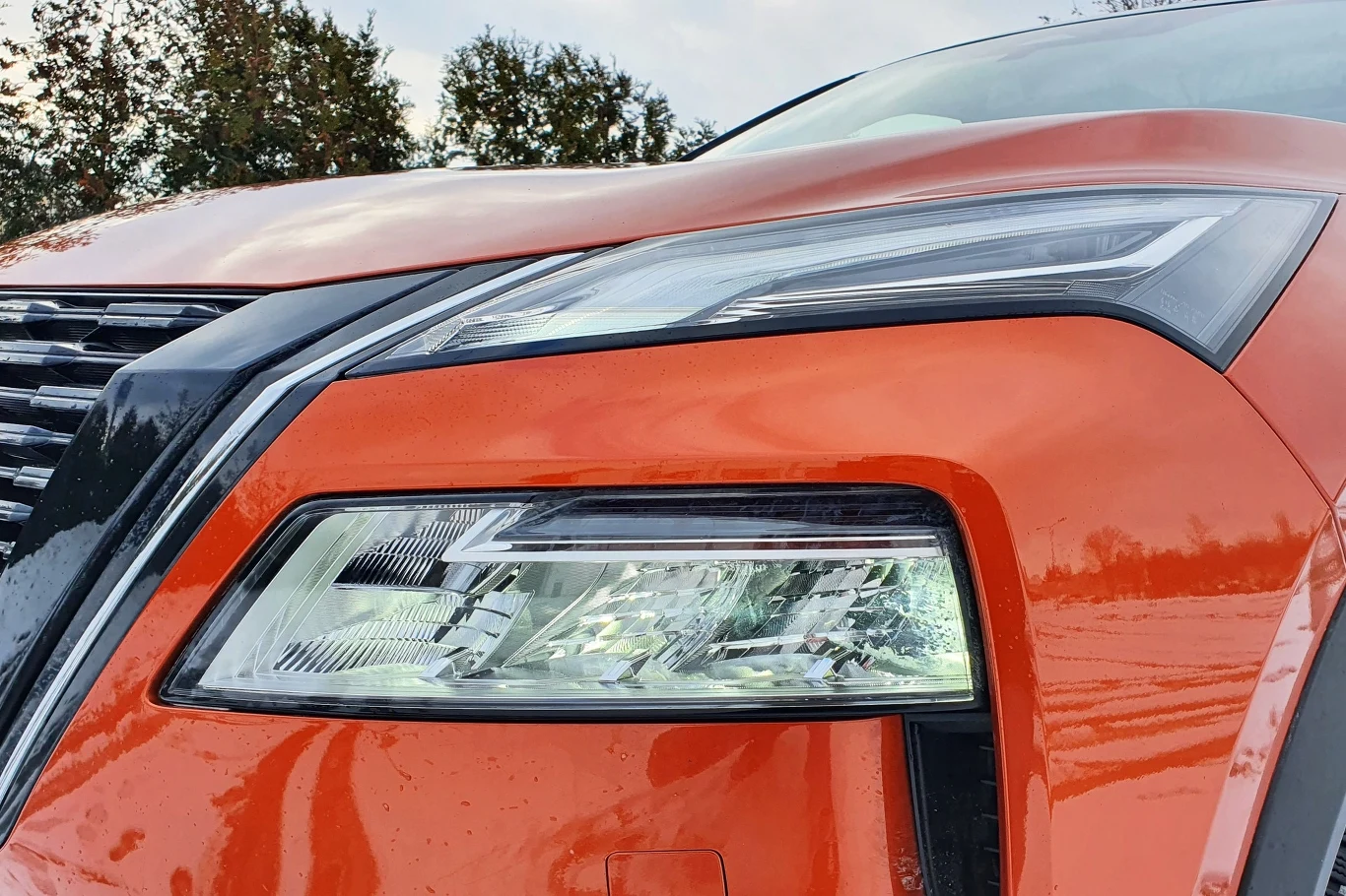 W testowanej wersji Tekna adaptacyjne światła LED są seryjne W testowanej wersji Tekna adaptacyjne światła LED są seryjne