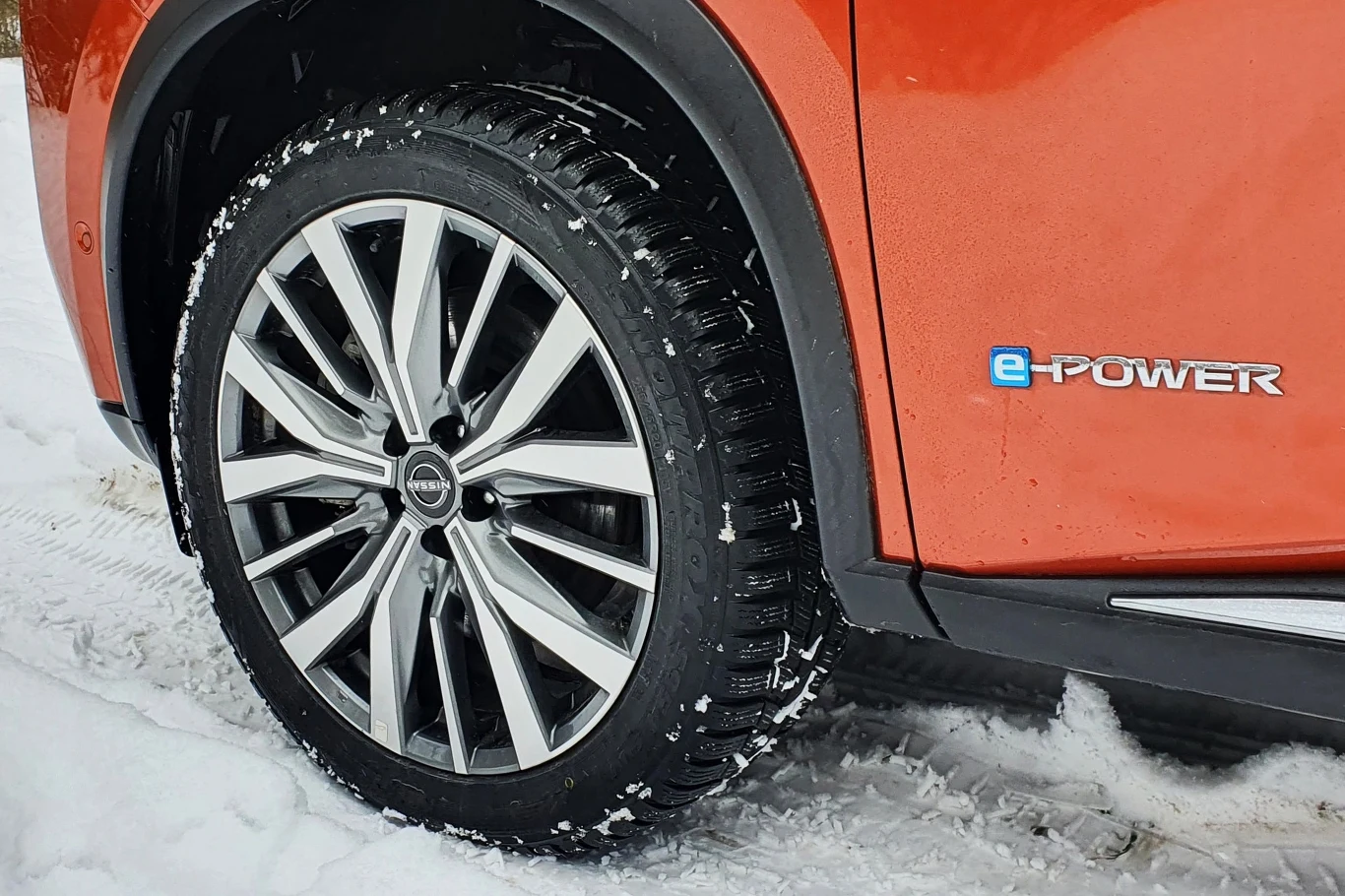 E-Power to oznaczenie napędu hybrydowego w Nissanie E-Power to oznaczenie napędu hybrydowego w Nissanie