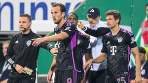Harry Kane (nr 9) i Thomas Mueller w przyszłym sezonie nie będą podopiecznymi Thomasa Tuchela  
