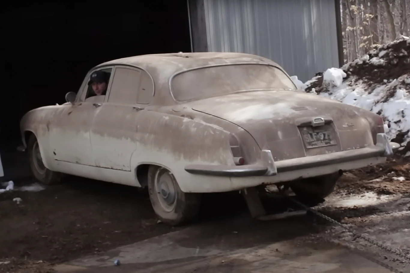 W stodole odnalazł legendę motoryzacji. Fot. DetailDane @YouTube W stodole odnalazł legendę motoryzacji. Fot. DetailDane @YouTube