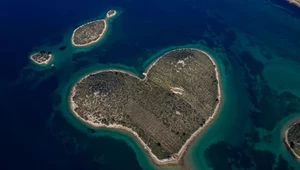 Chorwacka wyspa Galešnjak słynie z oryginalnego kształtu i dziewiczego charakteru