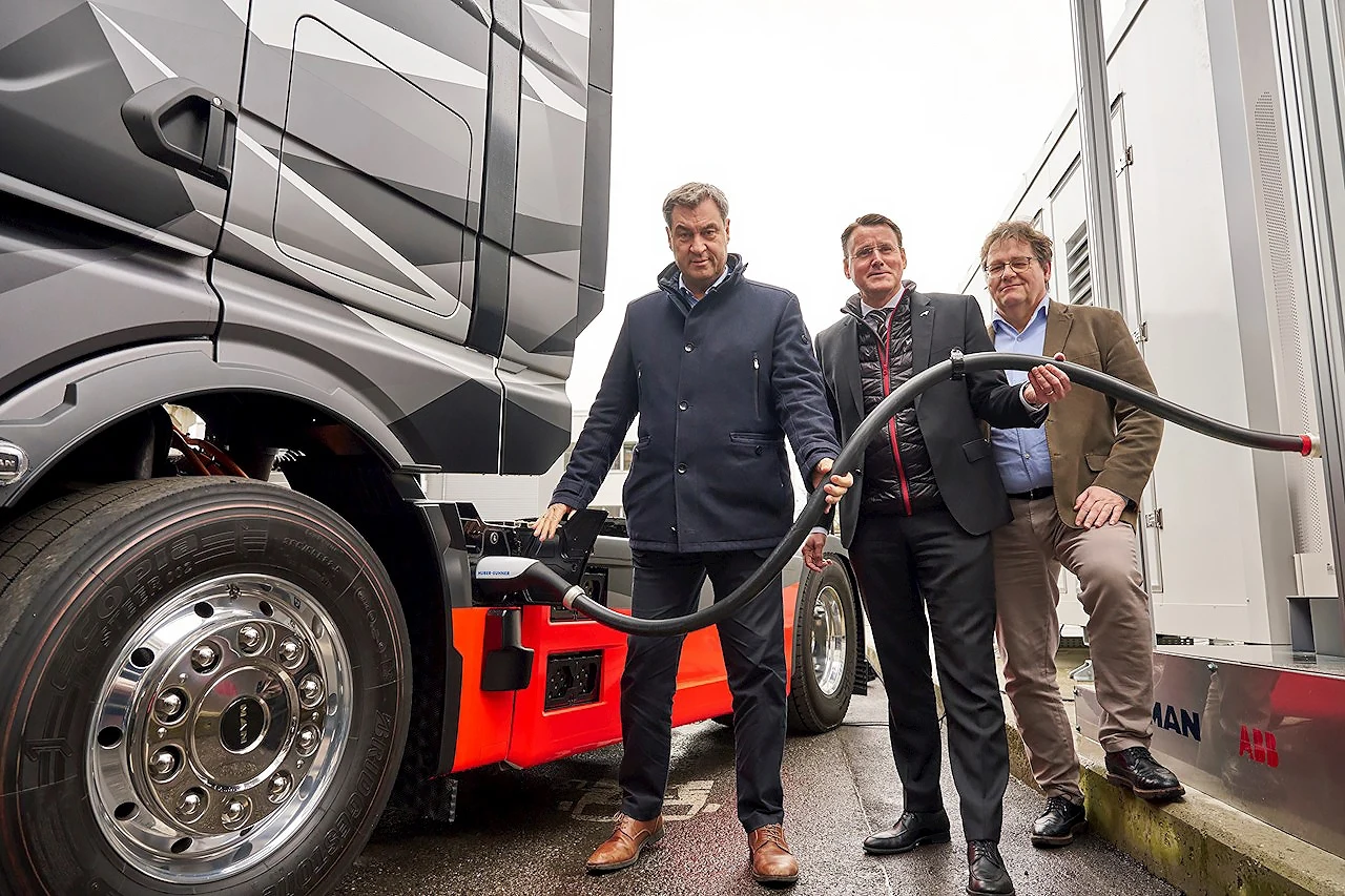 W uroczystej prezentacji nowego rozwiązania wziął udział m.in. premier Bawarii Markus Söder W uroczystej prezentacji nowego rozwiązania wziął udział m.in. premier Bawarii Markus Söder