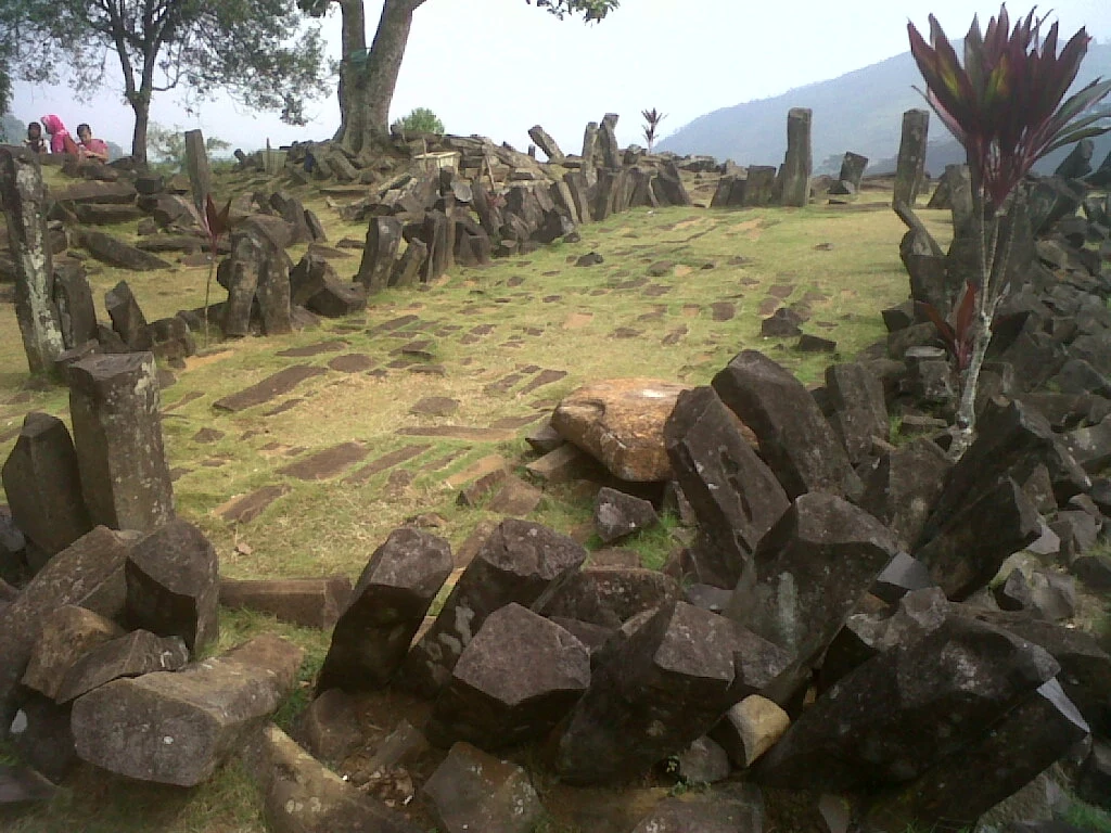 Kamienne struktury Gunung Padang zadziwiają archeologów