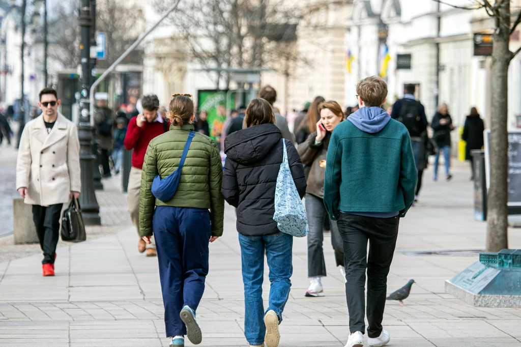 Wzrost realnych wynagrodzeń Polaków w 2025 r. wyhamuje - prognozują ekonomiści. A ile wyniesie wzrost PKB?
