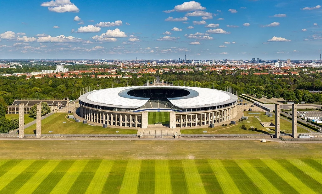 Stadion Olimpijski w Berlinie od zachodu (2020) 