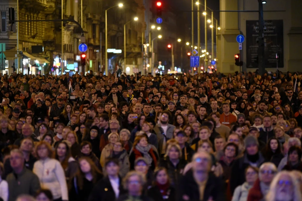 Wiec zwolenników Petera Magyara w Budapeszcie 15 marca z okazji rocznicy rewolucji 1848 roku