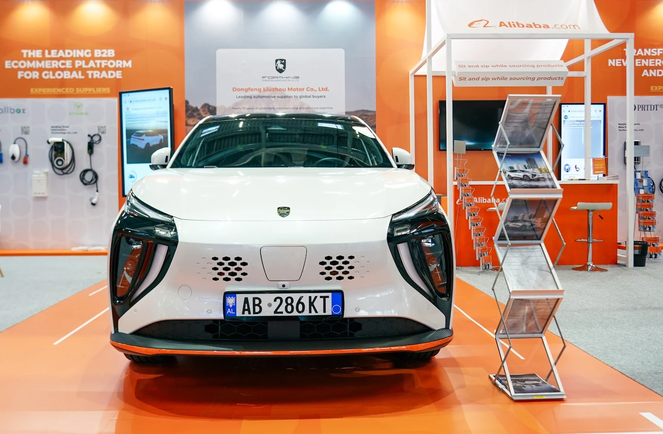 Forthing - kolejna chińska marka motoryzacyjna - wkracza do Polski. Chce sprzedawać rodzinne minivany Forthing - kolejna chińska marka motoryzacyjna - wkracza do Polski. Chce sprzedawać rodzinne minivany