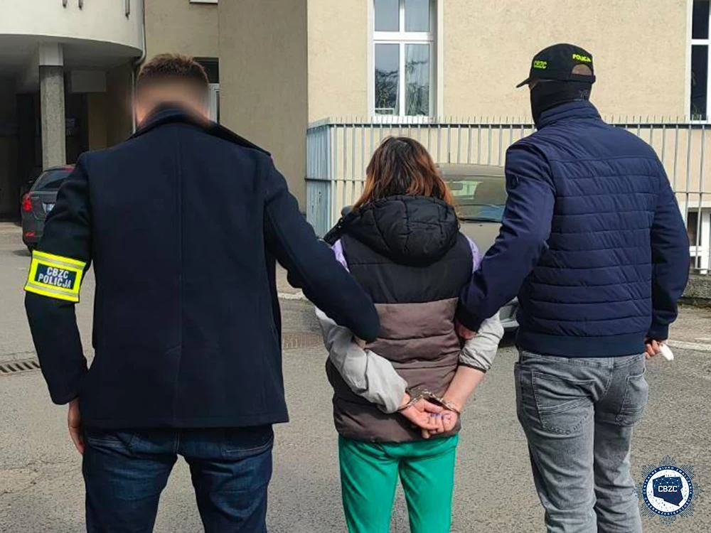 Oszukali setki Polaków. CBZC rozbiło kolejny gang oszustów. Oszukali setki Polaków. CBZC rozbiło kolejny gang oszustów.