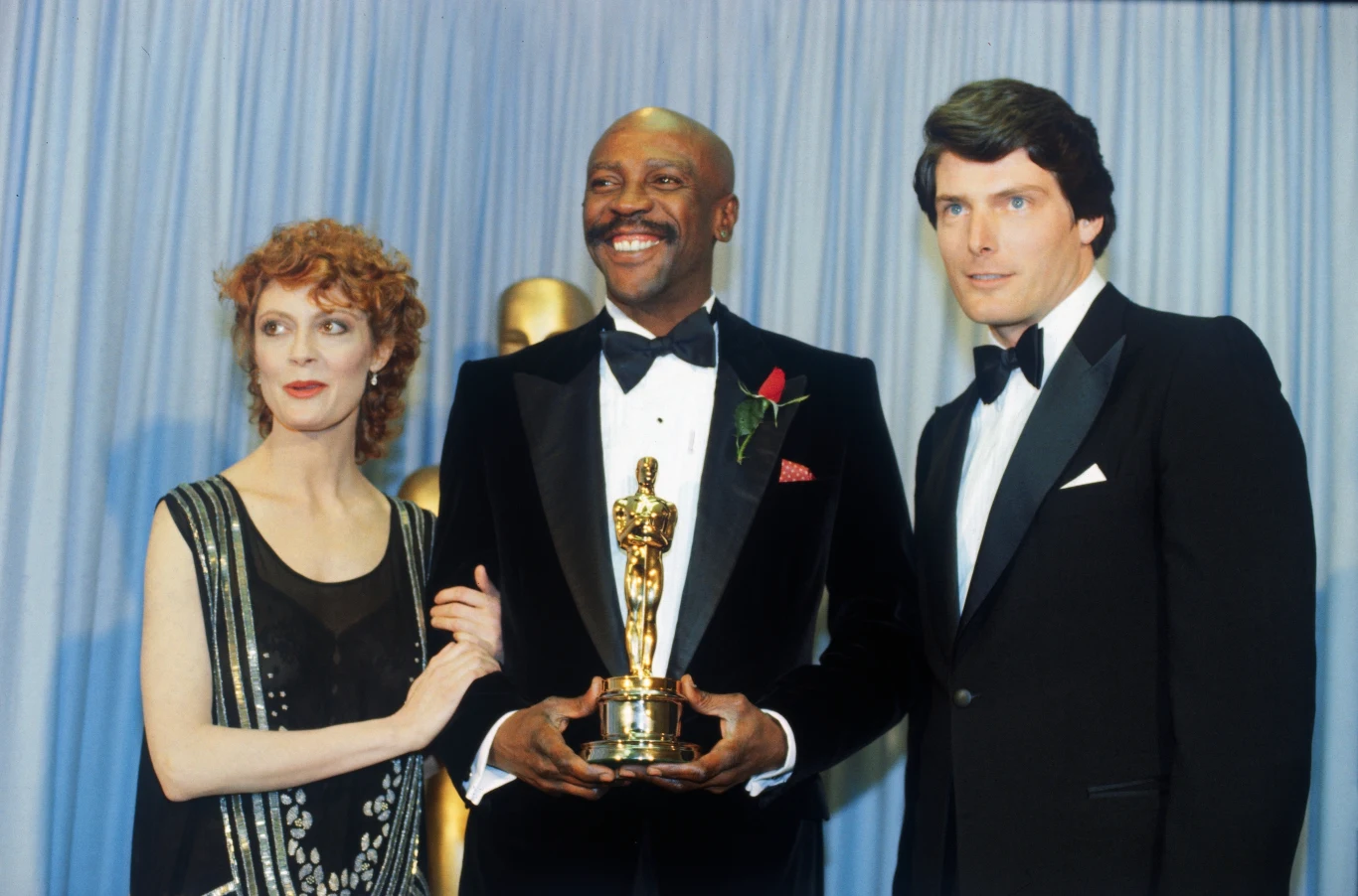 Louis Gossett Jr. z Oscarem za film "Oficer i dżentelmen". Obok niego Susan Sarandon i Christopher Reeve