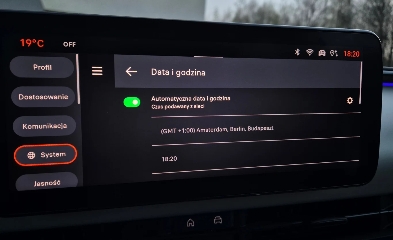 Wiele nowych samochodów automatycznie zmienia czas na letni