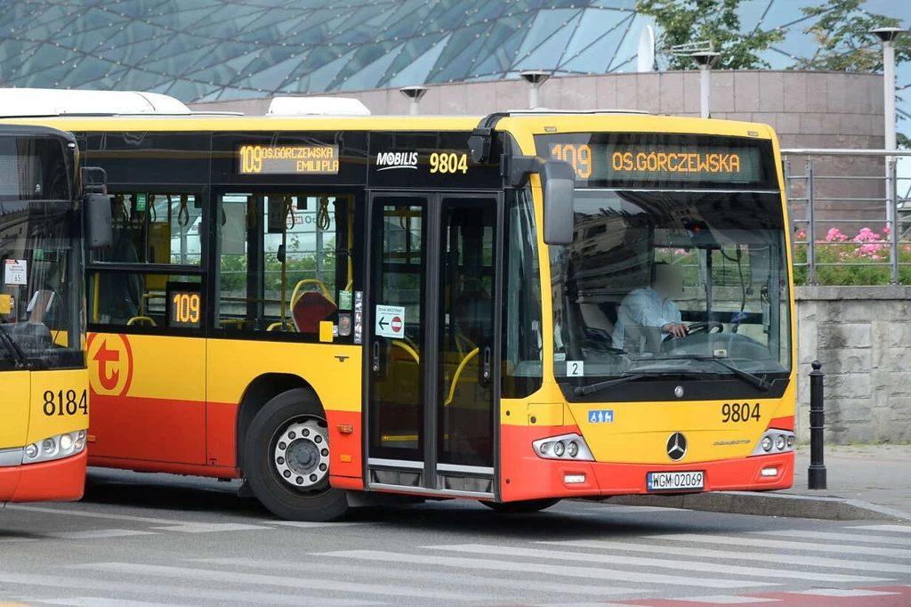 Kiedy autobus ma pierwszeństwo, a kiedy musi zaczekać?