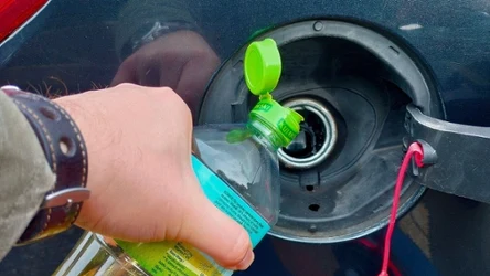 Część kierowców dla oszczędności miesza olej spożywczy z napędowym
