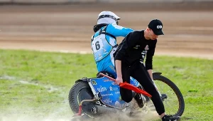 Jan Heleniak przejeżdża obok wirażowego