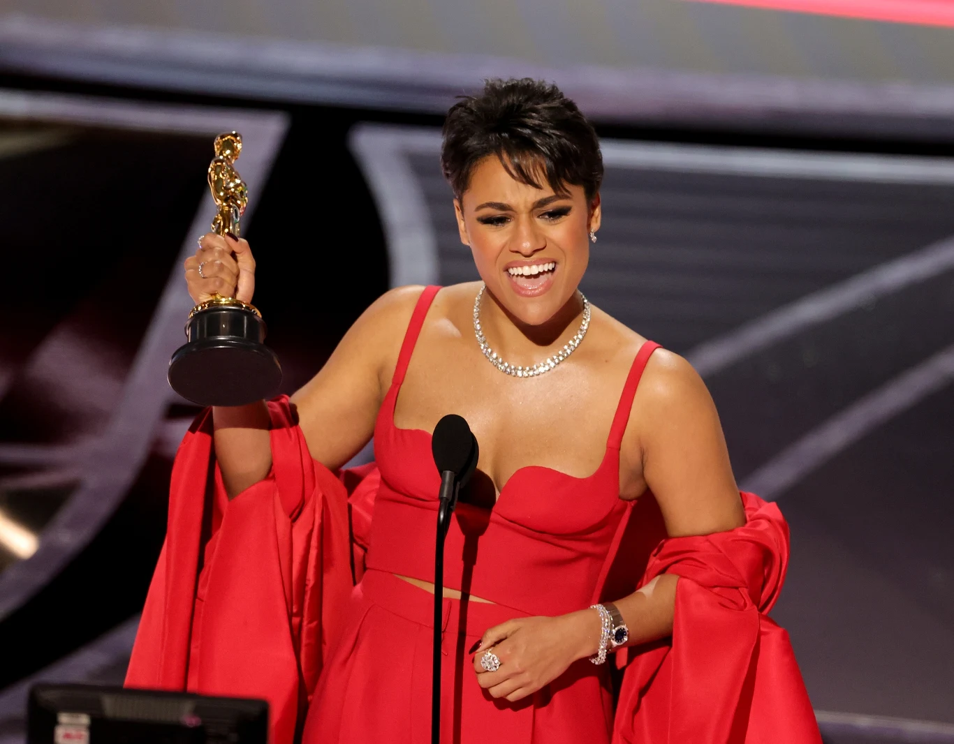 Ariana DeBose z Oscarem za rolę drugoplanową w filmie "West Side Story"